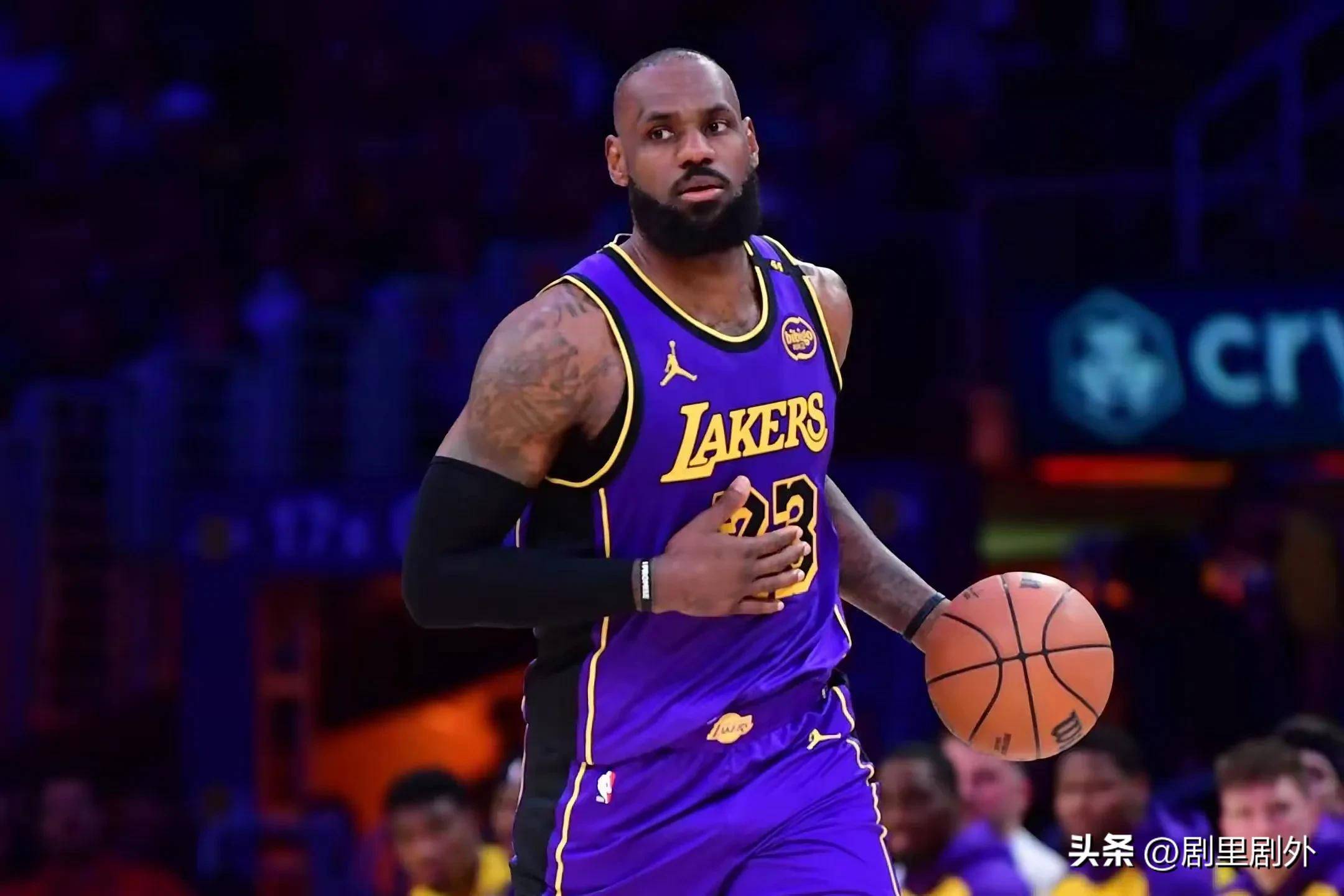 勇士王牌球员创赛季得分新高，媒体热捧，欢迎更新位置.